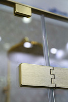 Душевая дверь Cezares Bellagio BELLAGIO-B-12-100-C-BORO 1000х1970, 1-распашная, стекло прозрачное, профиль брашированное золото от Водопад  фото 3